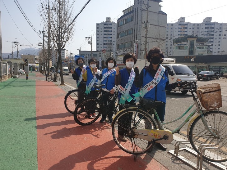 [신흥동]자전거 시민봉사대 안전 캠페인 실시.jpg
