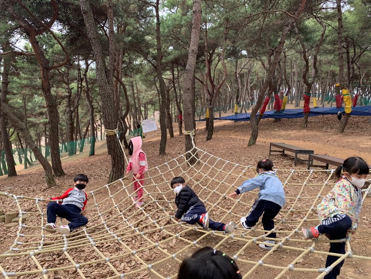 6.경북교육청, 유치원 학부모의 새로운 변화 추구01(경산동부유치원 놀이하는 모습).jpg