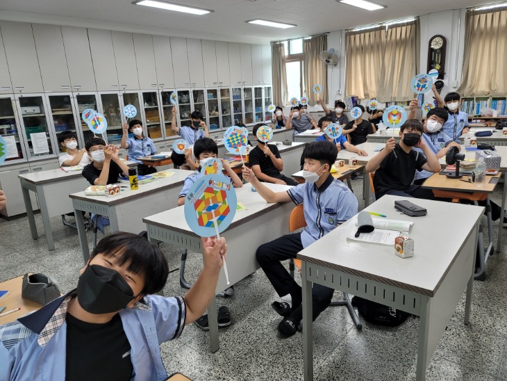 상주교육지원청(상주수학체험센터), 경북서부권 홍보물과 수학스티커 배부행사1.jpg