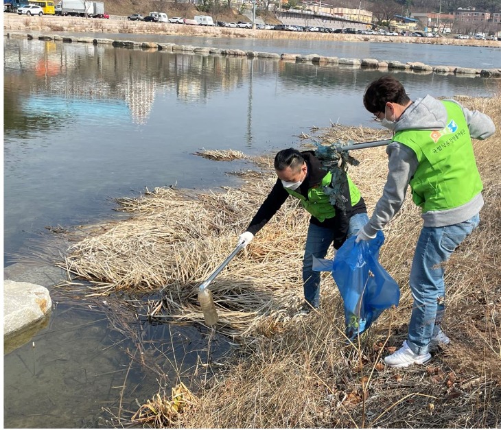 220322 국립낙동강생물자원관, ‘세계 물의 날’맞아 환경정화활동 펼쳐 (2).JPG