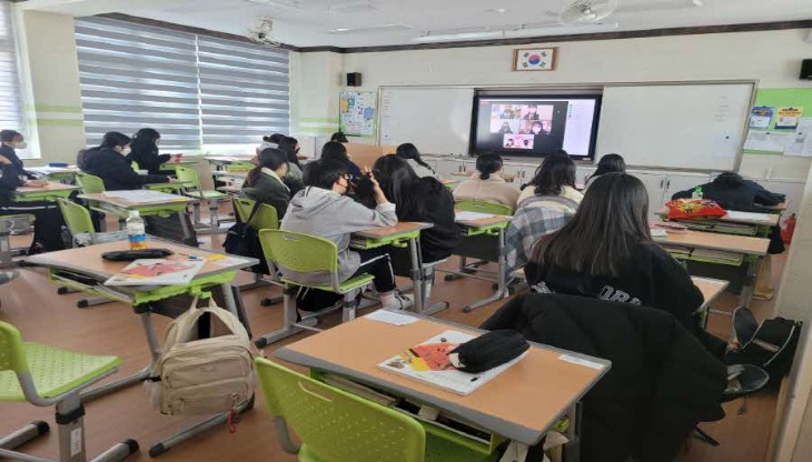 상주여중, 실시간 온라인 학생회 선거1.jpg