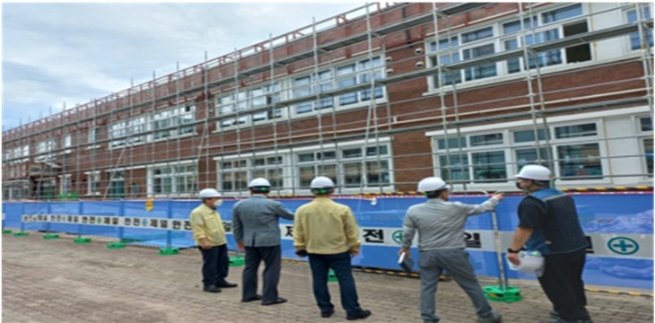 보도자료 사진2-태풍 힌남노 대비 학교 시설물 안전 점검.jpg